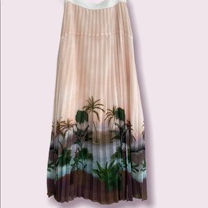 Sandro palm tree pleated maxi skirt. Size 2 which equals US M